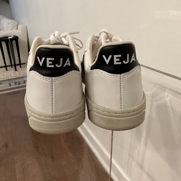 Veja V-10 Lace up Sneakers - Picture 6 of 10